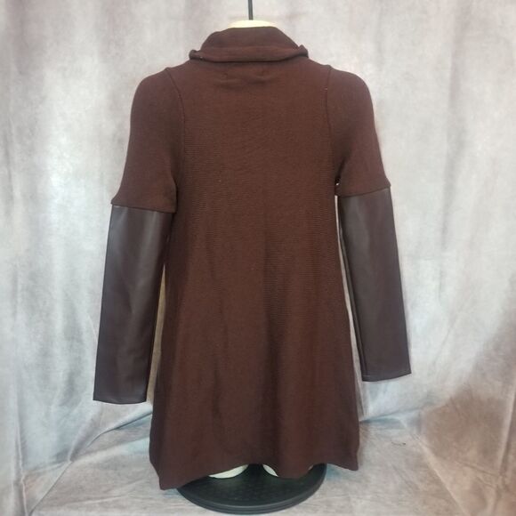 Blank NYC Burgundy Knit Faux Leather Trim High Low Cardigan Size XS - Picture 3 of 5